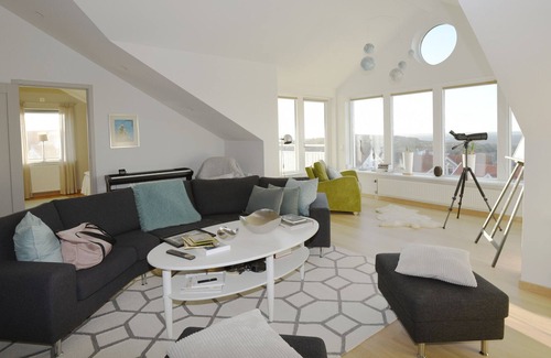 Foto House | Architect-designed villa with sea view on Fotö | SE09032
