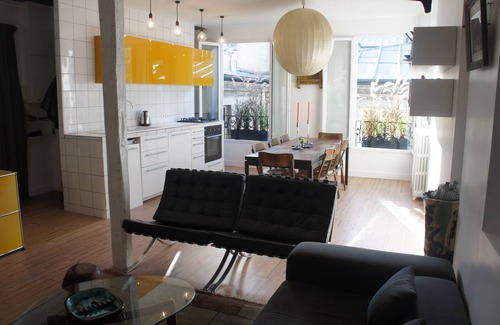 Quartier Saint-Ambroise Apartment | Architect's apartment, sunny, cozy and designated with a view over the roofs.