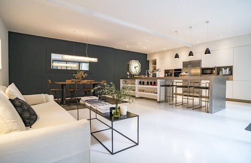 Bel-Air Nord Apartment | Architect's house with garden