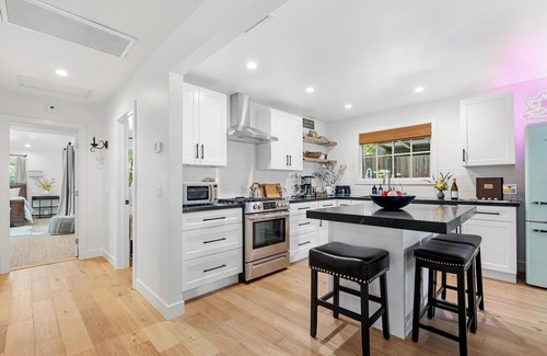 Los Olivos House | Architectural Farmhouse Retreat in Downtown Los Olivos, "The Flying Pig"