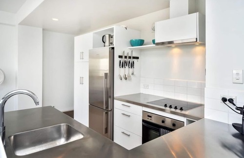 Auckland Central Business District House | Architecturally Designed Townhouse + Aircon and Carpark