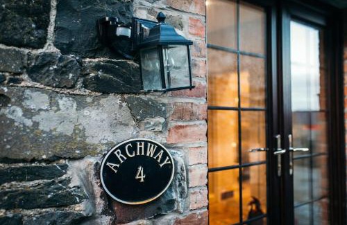 Bailliesmill Villa | Archway 4 Cosy, En-suite Retreat