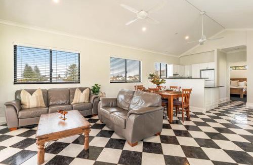 Yamba Apartment | Arcoola 1 - Overlooking Main Beach