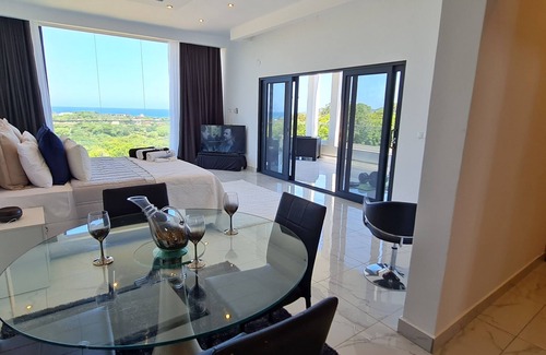 Lopes Hotel | ARCRISTAL - PRESIDENTS VILLA