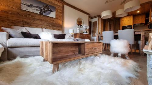 Arc-1950 Apartment | Arcs 1950 Appartement Luxe type chalet 5 à 7 personnes Vue imprenable sur le Montblanc skis aux pieds