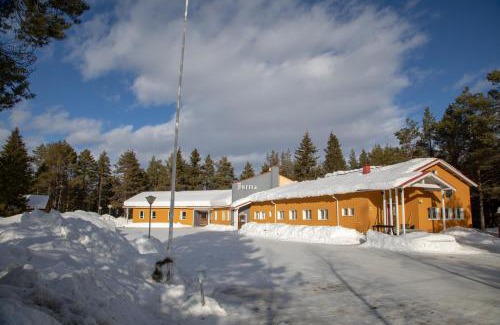 Rautuskyla Hotel | Arctic shaman village -Jurtta