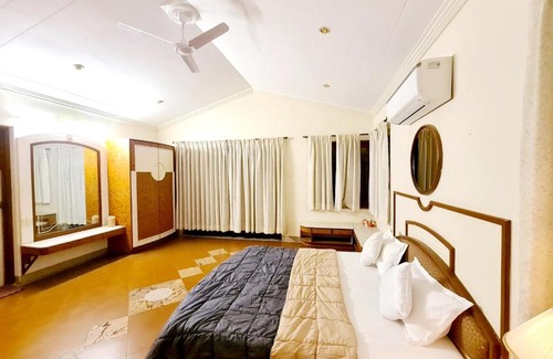 Wai Villa | ARCUS VILLA - Swimming Pool/AC/Luxurious