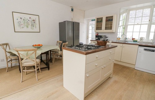 Oban Cottage | ARDCHATTAN MANSE, pet friendly, character holiday cottage in Oban