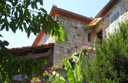 Chambonas Apartment | ARDECHE TWO APARTMENTS - SLEEPS 12 - RENTAL FROM SATURDAY TO SATURDAY