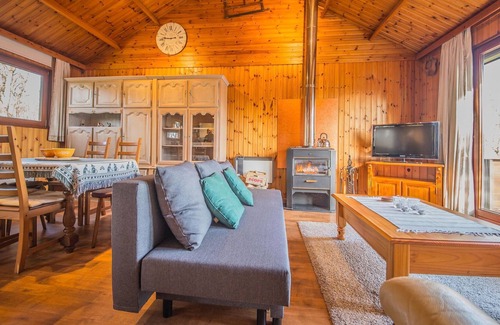 Somme-Leuze Ski Chalet | Ardennes chalet Fluffy's home near Somme-Leuze with terrace