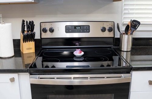 Winston - Salem House | Ardmore Gem close to mall and Hospitals, 4bed/3bth