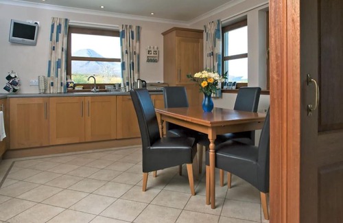 Broadford Villa | Ardmore luxury self catering cottage