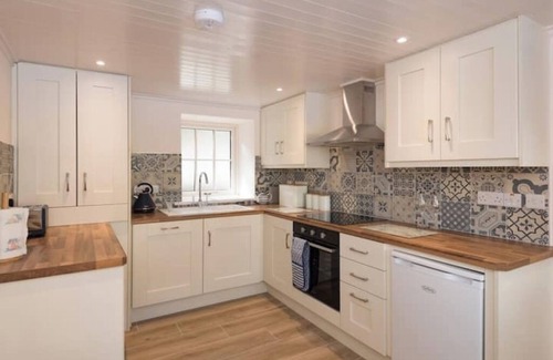 Clonakilty Cottage | Ardnavaha House Poolside Cottage 5nn