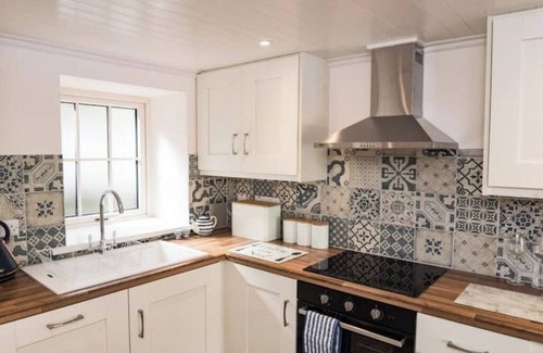 Clonakilty Cottage | Ardnavaha House Poolside Cottage 5nn