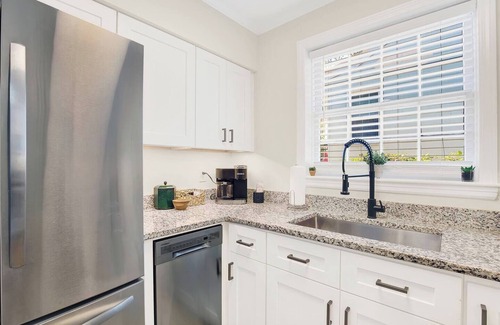 Midtown Apartment | Ardsley Upscale Living Unit #2