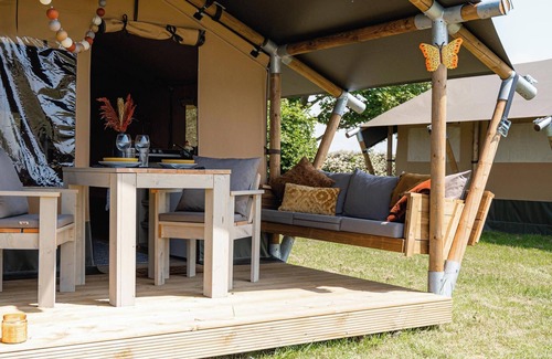 Zuid-Beijerland House | Are you ready for a mini escape? Want to get away from it all without going too far from home? Book your own Bell tent now!