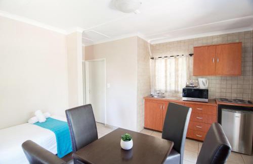 Windhoek Hotel | Arebbusch Travel Lodge