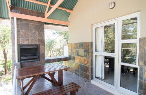 Windhoek Hotel | Arebbusch Travel Lodge