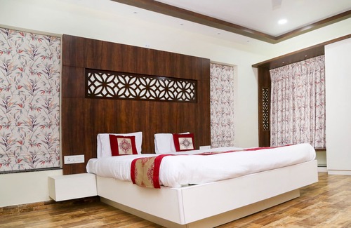 Diveagar Hotel | Areca Palms