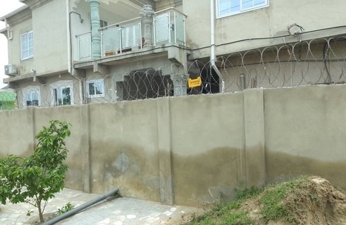 Accra House | Arek Condos- Your Charming Tropical Home Away from Home in the Heart of Accra.