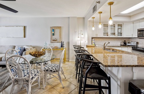 Madeira Beach Condo | Arena De Madeira 502 Premier- Beautiful Updates- Beach Front