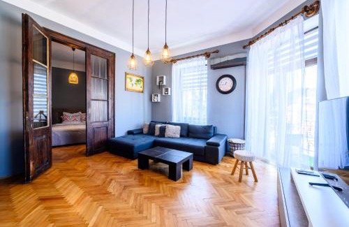 Old Town Apartment | Arena View Premium Apartment