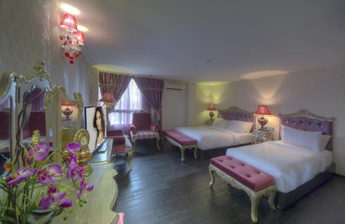 Kuantan Hotel | Arenaa Batik Boutique