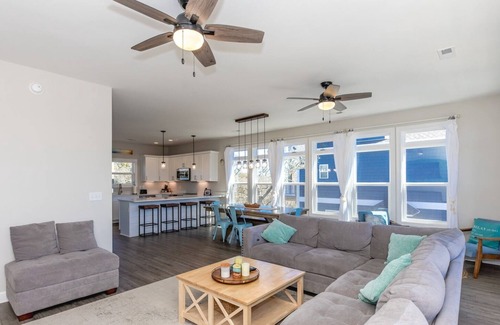 Surf City House | Arendelle - Beautiful 5 BR Home on a Quiet Street; Elevator; Pet Friendly!