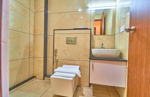 Pallivasal Hotel | Areva Inn Munnar by Voye Homes