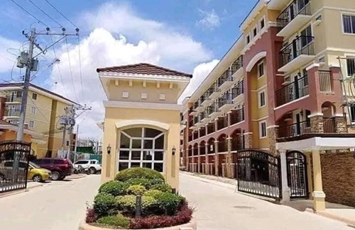 Sasa Apartment | Arezzo Place Condo