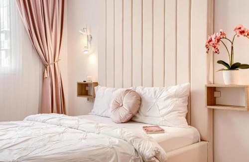 Arad Apartment | ARI Pastel Apartment - Elegant & Charming Retreat