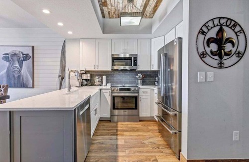 Miramar Beach Condo | Ariel dunes 2103 Salty Bull Fabulous updated condo! fabulous views! Reduced fall rates