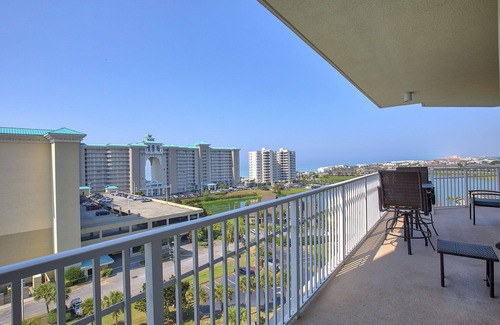 Miramar Beach Condo | Ariel Dunes I 910 - Gulf View Condo, Heated Community Pool, Onsite Dining!