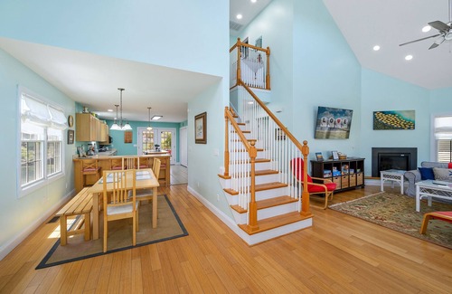 Chincoteague House | Ariel`s Grotto is a gorgeous 3 Bedroom/2.5 Bath Vacation Rentals on incredible C