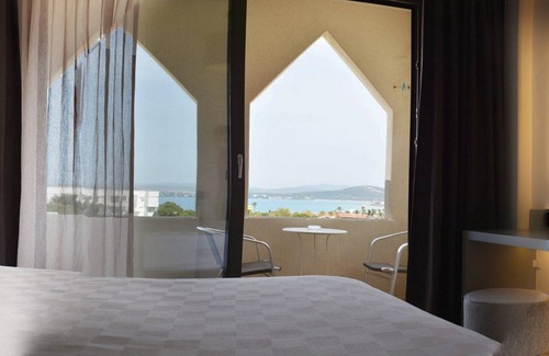 Altınyunus Mahallesi Hotel | Arinnanda Otel