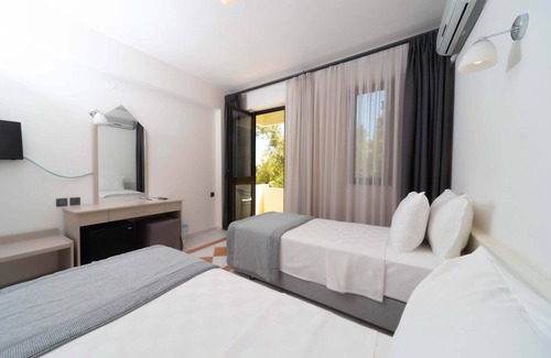 Altınyunus Mahallesi Hotel | Arinnanda Otel
