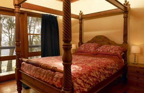 Vacy Cabin | Arinya Lodge - Mountaintop Wilderness Escape