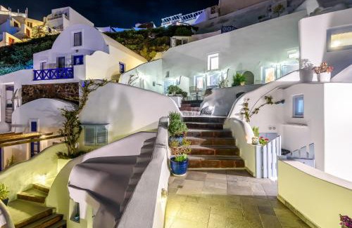 Oia Apartment | Aris Caves