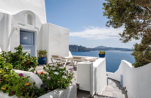Oia Apartment | Aris Caves