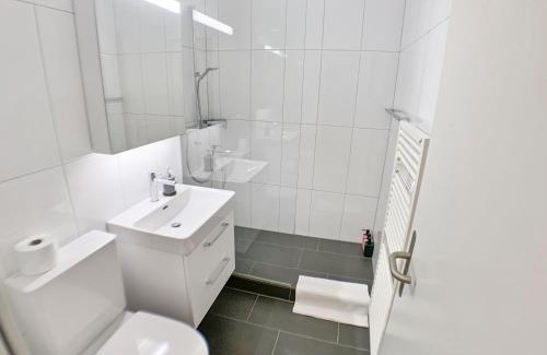 Zug Apartment | ARISER - Zug City View 1 Business Apartment