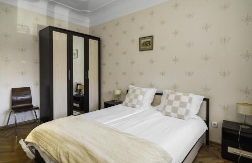 Sofia City Center Apartment | Aristocratic 2 Bedroom Flat Next to NDK