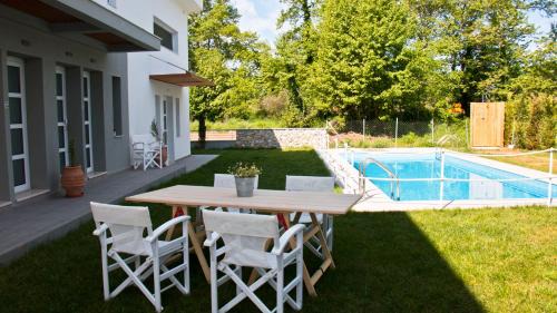 Olympiada Apartment | Aristotelia Gi Ikies - Olympiada Poolside Retreats
