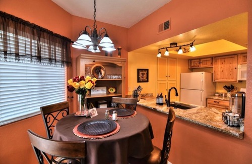 East Mesa Condo | Arizona Sunshine Condo overlooking the Pool/Hot Tub! Pets Welcome!