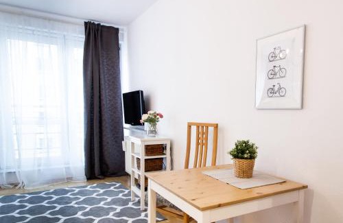 Muranow Apartment | Arkadia Chillout Apartment by BookingHost