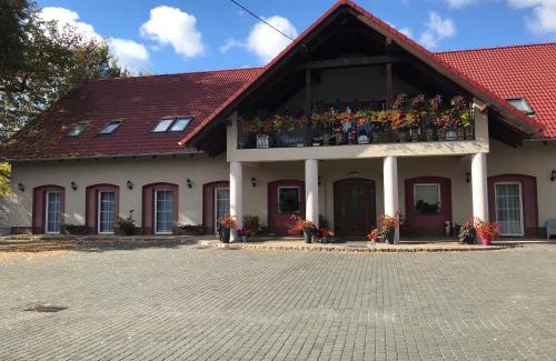 Opole Hotel | Arkadia Gościniec-klima,parking,ogród