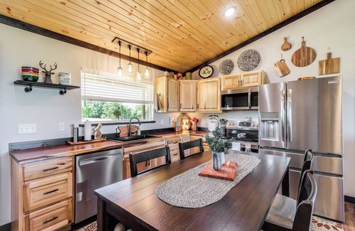 Jasper Cabin | Arkansas Retreat w/Deck, Fire Pit & Mtn Views!