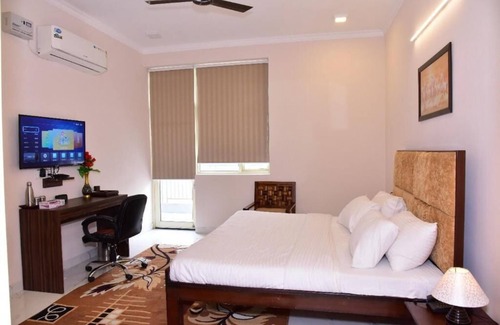DLF Phase 5 Hotel | Arkaya Inn