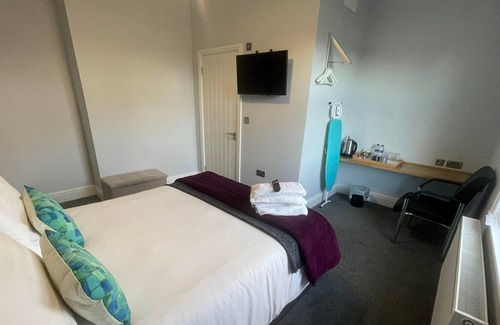 Basingstoke Hotel | Arlan House, Superb Basingstoke Hotel - Room 04