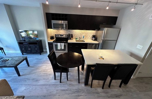 Rosslyn Apartment | Arlington Rosslyn: Pool, Fitness Center & More for Your Perfect Vacation!