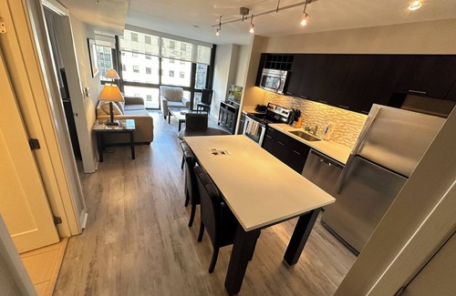 Rosslyn Apartment | Arlington Rosslyn: Pool, Fitness Center & More for Your Perfect Vacation!